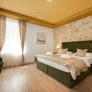 Gostinjska kuća Luxury Floramye (adults Only)